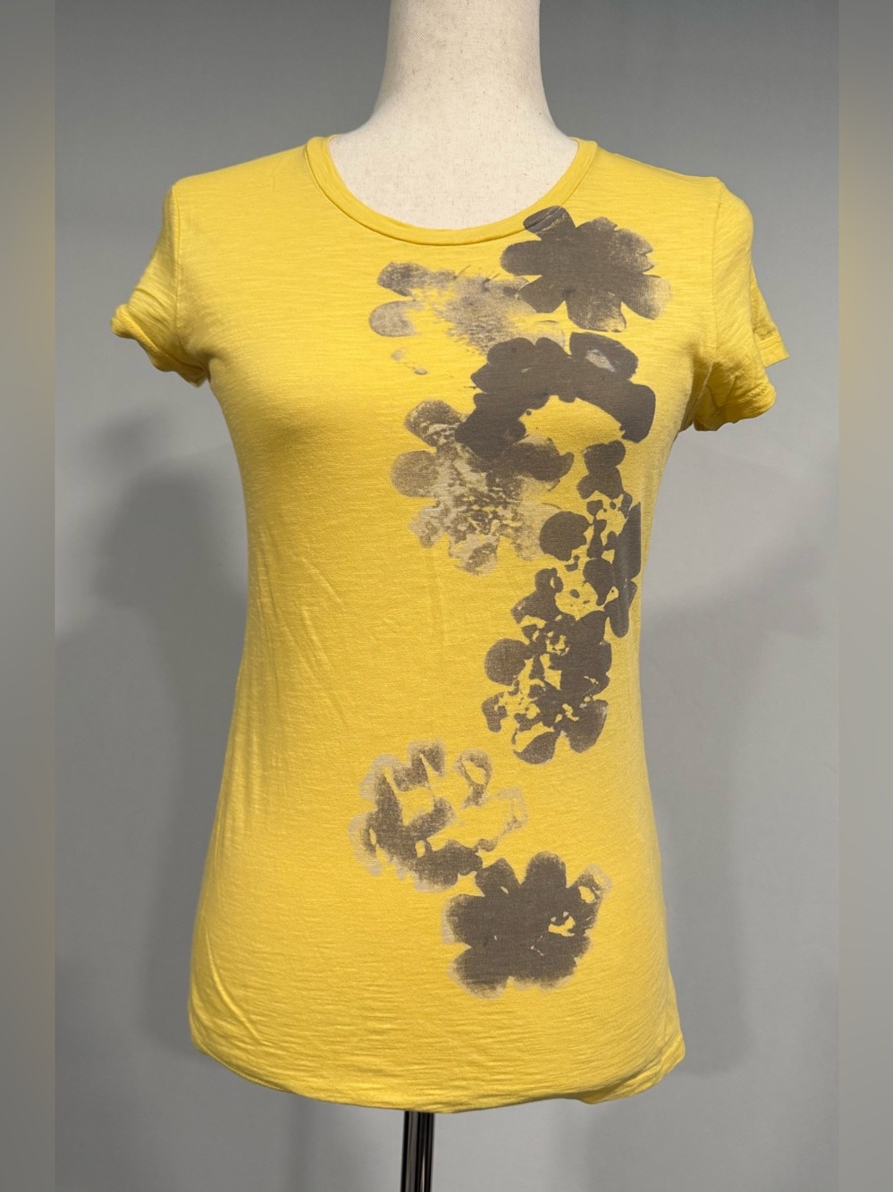 Banana Republic Factory Yellow Short Sleeve Tee with Gray Floral Print